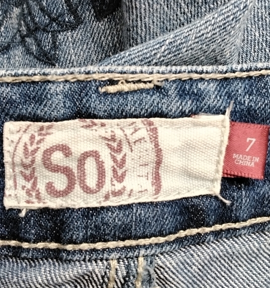 SO Teen Cut Offs Size 7 - Picture 3 of 3